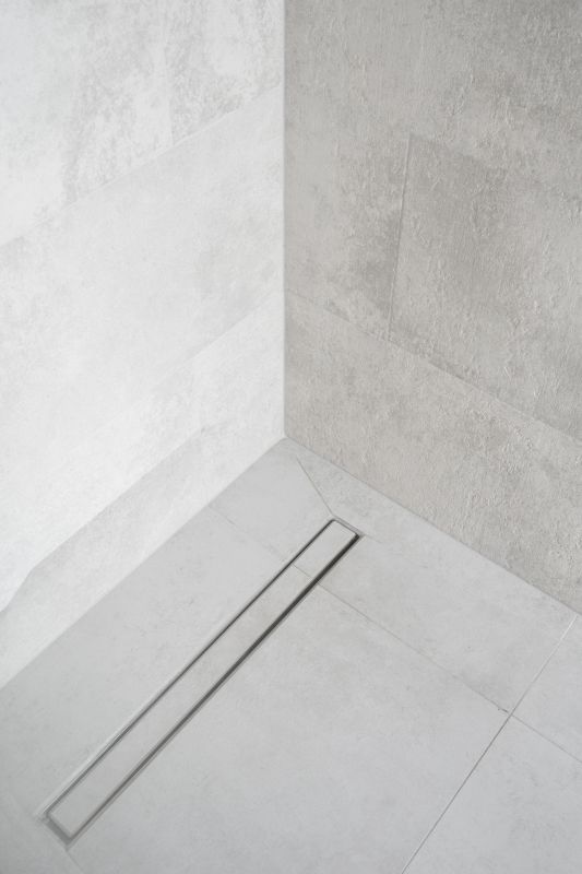 Linear Drain and Sleek Controls